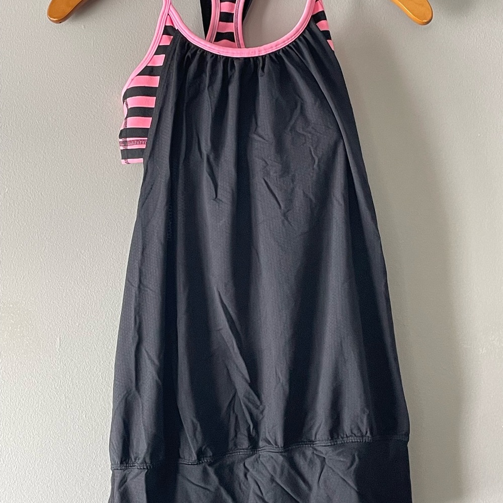 Lululemon yoga top.